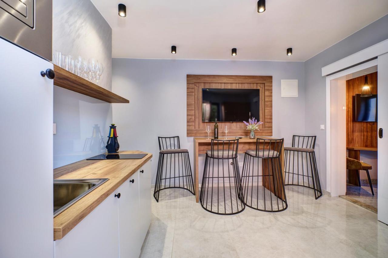 Luxury Apartments Мали-Лошинь Экстерьер фото